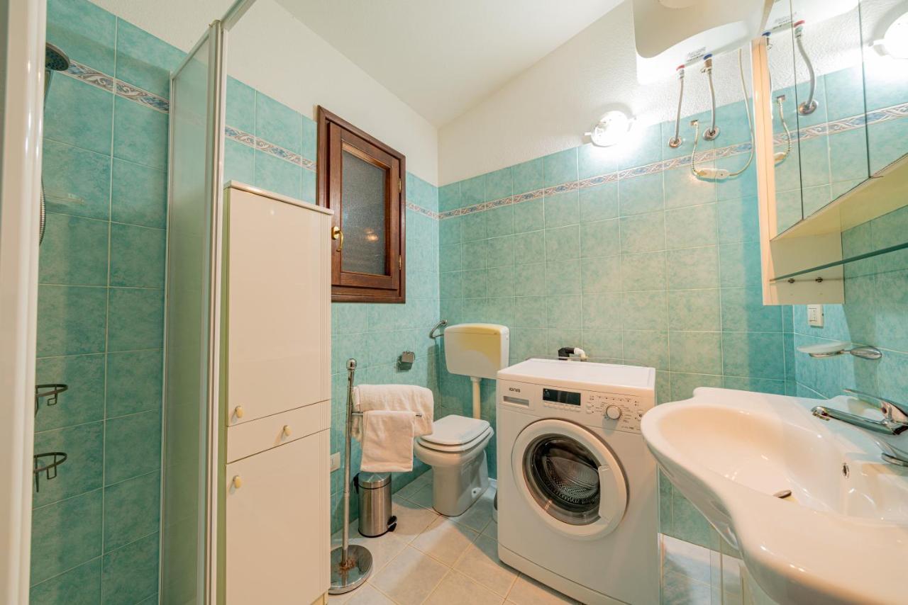 Appartamento Trilocale Le Canne 4 Posti Letto Con Giardino E Posto Auto Privato San Teodoro  Exterior foto